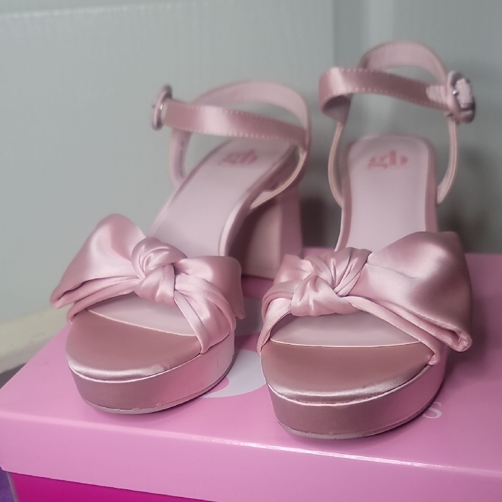 GB girls Pink Dress Shoes with Bow Detail